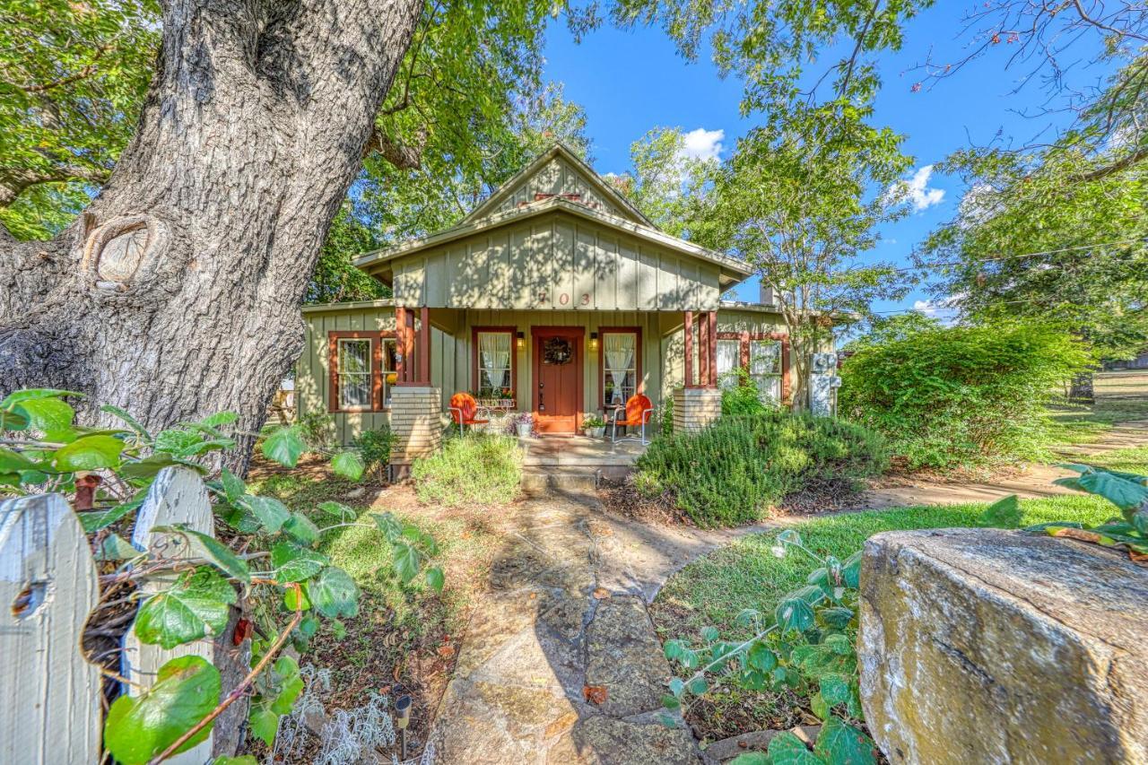 Cosmos Cottage Fredericksburg Exterior foto